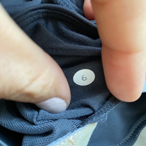 Lululemon Gray Sport Tank Top Size 6 - Picture 5 of 5